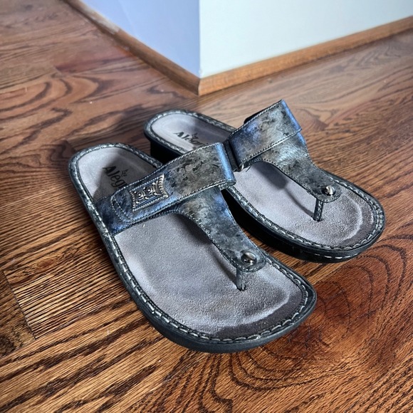 Alegria Carina Pewter Metallic Leather Thong Sandals CAR-621 Womens 39 US 9 - Picture 3 of 16